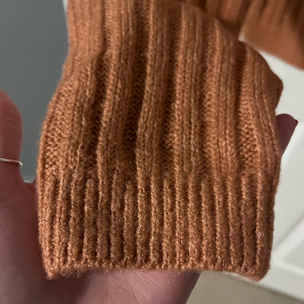 Abercrombie & Fitch Sweater - Rust/Brown NWT - Picture 3 of 4